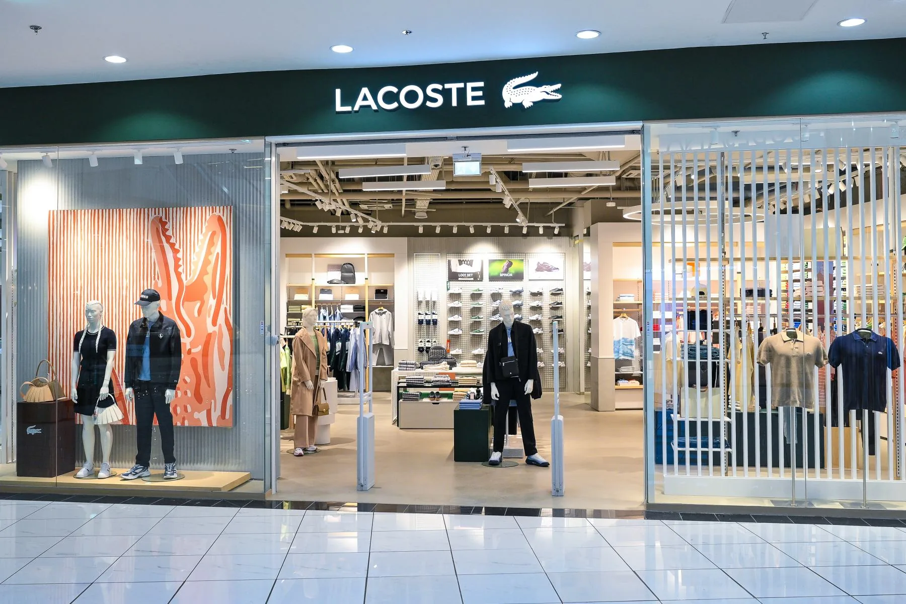 Vhod v trgovino Lacoste Citypark Ljubljana
